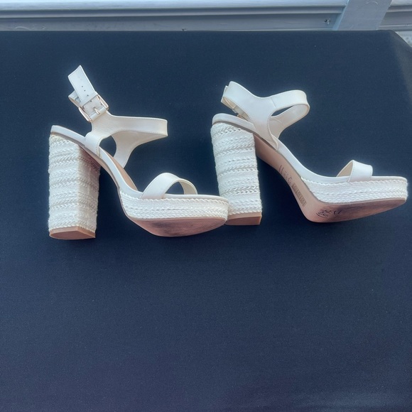 Aldo Elegant White Platform Sandals size 9 - Picture 4 of 11